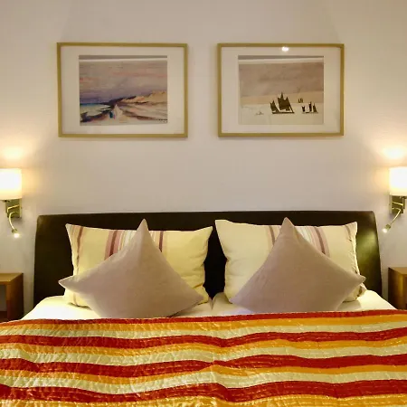 ゲストハウス Kurhausblick 4*